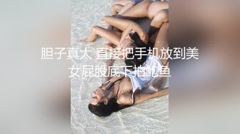 苗条贫乳小美女，把嘴当成小穴狂怼