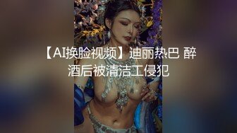 奶水充足的哺乳期少妇，全程露脸激情大秀肚兜情趣装诱惑漏出骚奶子挤奶水