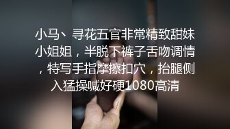 网红脸妹子夜晚驾车和炮友户外车震，搞完回家再来一炮