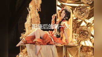 《极品CP魔手外购》火爆商场女厕固定4K镜头拍脸移动镜头拍私处，各路年轻美女美少妇方便，有美女也有极品B[ (3)