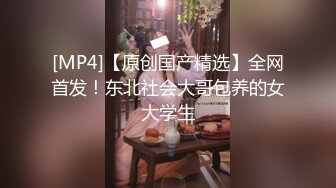 黑丝露脸非常骚的女主播伺候大哥啪啪直播，深喉大鸡巴69舔逼，激情上位淫声荡语，被大哥草不够还拿道具插逼