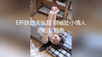 大奶熟女两姐妹开档黑丝情趣装，做在椅子上玩一根大黑牛，叫声浪表情骚，轮流展示什么叫骚逼精彩刺激