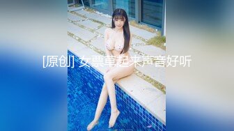 艺术学院小美眉在家自拍才艺展示自己的好身材